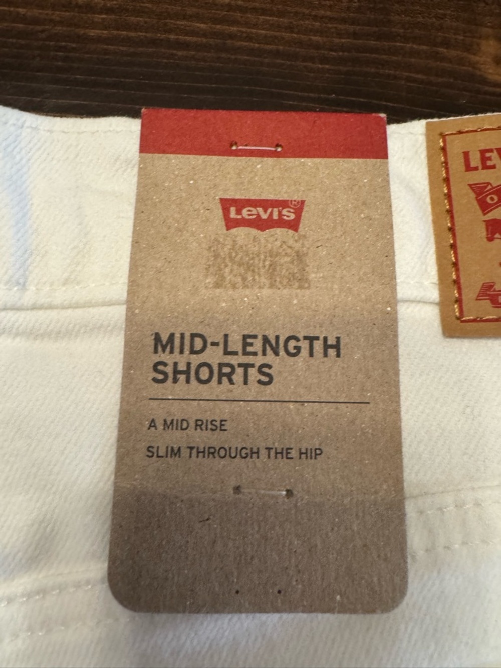Levi's White Women's Mid Length Denim Roll-Cuff Shorts Size 31 - Picture 3 of 8